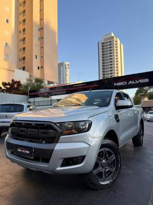 FORD RANGER 2.2 XLS 4X4 CD 16V DIESEL 4P AUTOMÁTICO FORD RANGER 2.2 XLS 4X4 CD 16V DIESEL 4P AUTOMÁTICO